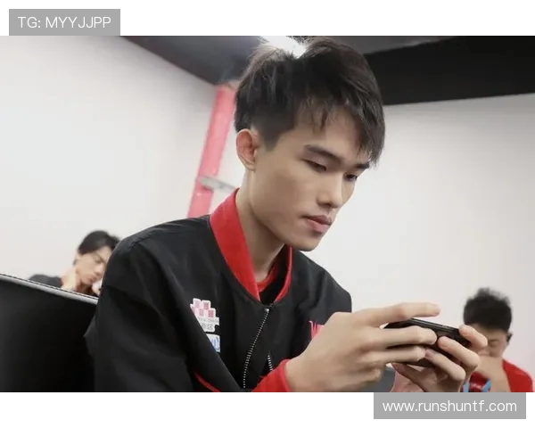 WE战队以85分稳居世界冠军杯积分榜首位，其他战队紧追不舍