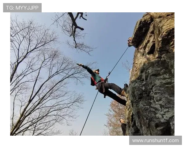 南京攀岩队实力揭秘:挑战极限的勇者之路与荣耀之巅 南京攀岩队实力揭秘:挑战极限的勇者之路与荣耀之巅