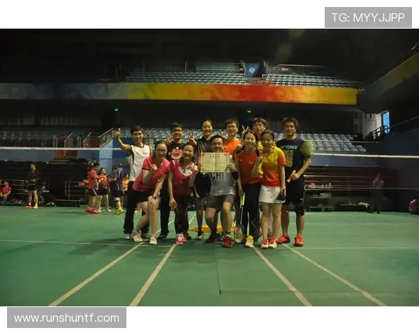 成都羽毛球队与武汉羽毛球队赛后复盘灵活性对比分析与战术探讨 成都羽毛球队与武汉羽毛球队赛后复盘灵活性对比分析与战术探讨