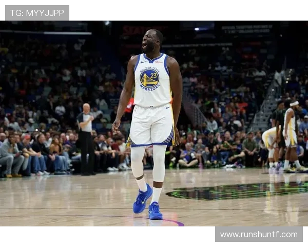 勇士与公牛常规赛激战回顾球员表现与战术分析全景呈现