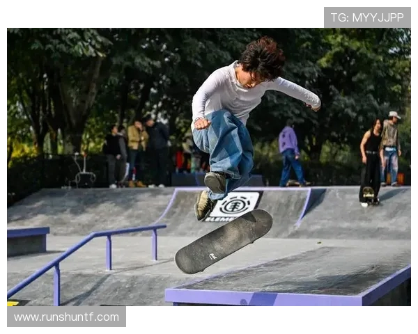 重庆滑板队与武汉滑板队赛后分析个人能力对比与表现总结