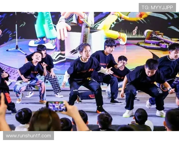 全国街舞大赛特别报道:深圳飞盘队的拼搏精神与舞台魅力展现