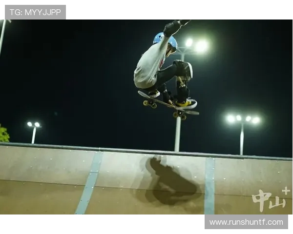 广州滑板队与重庆滑板队赛后复盘分析意识碰撞与战术较量